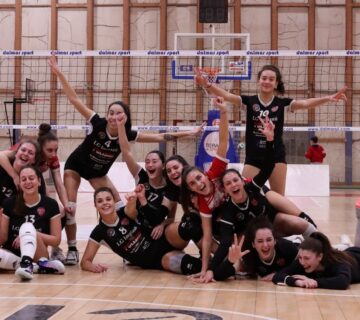 La Lg UmbyRacing Teramo dopo la vittoria su Macerata foto Maurizio Sebastiano 360x320