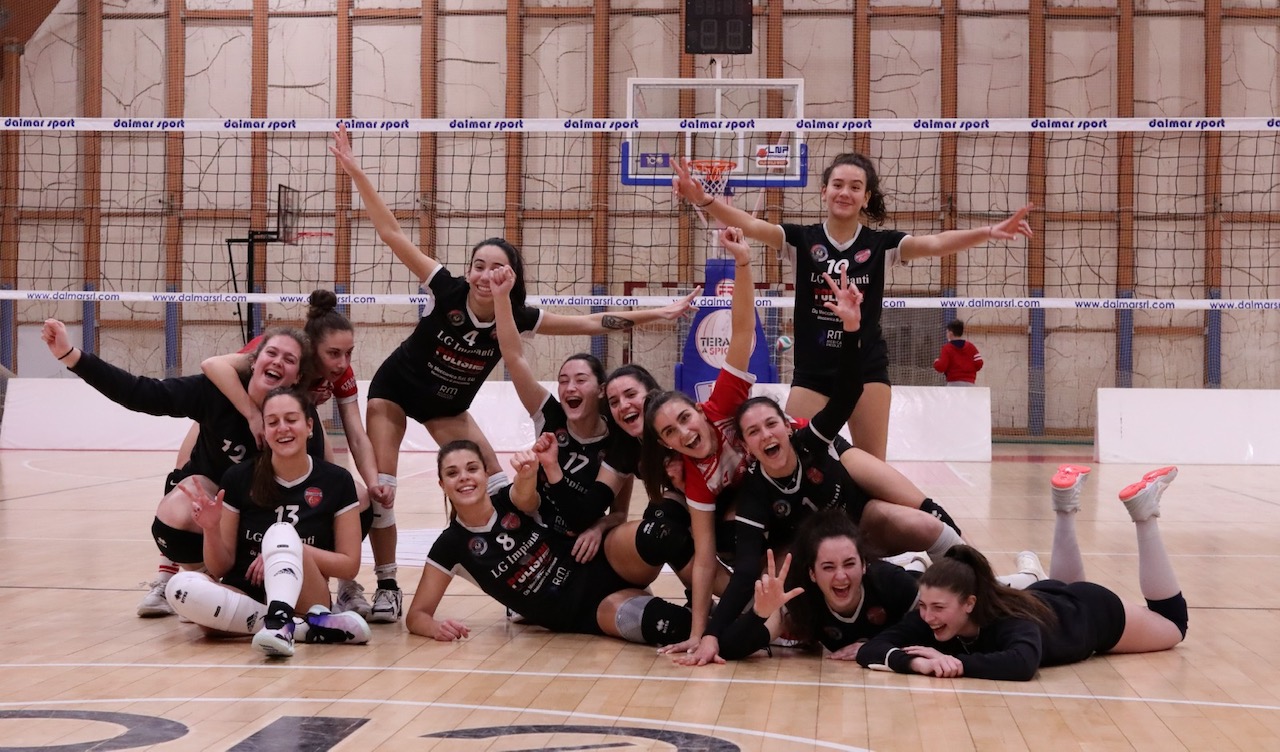 La Lg UmbyRacing Teramo dopo la vittoria su Macerata foto Maurizio Sebastiano