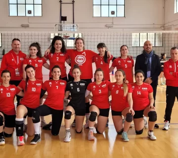 Foto pallavolo contro Camerino 360x320
