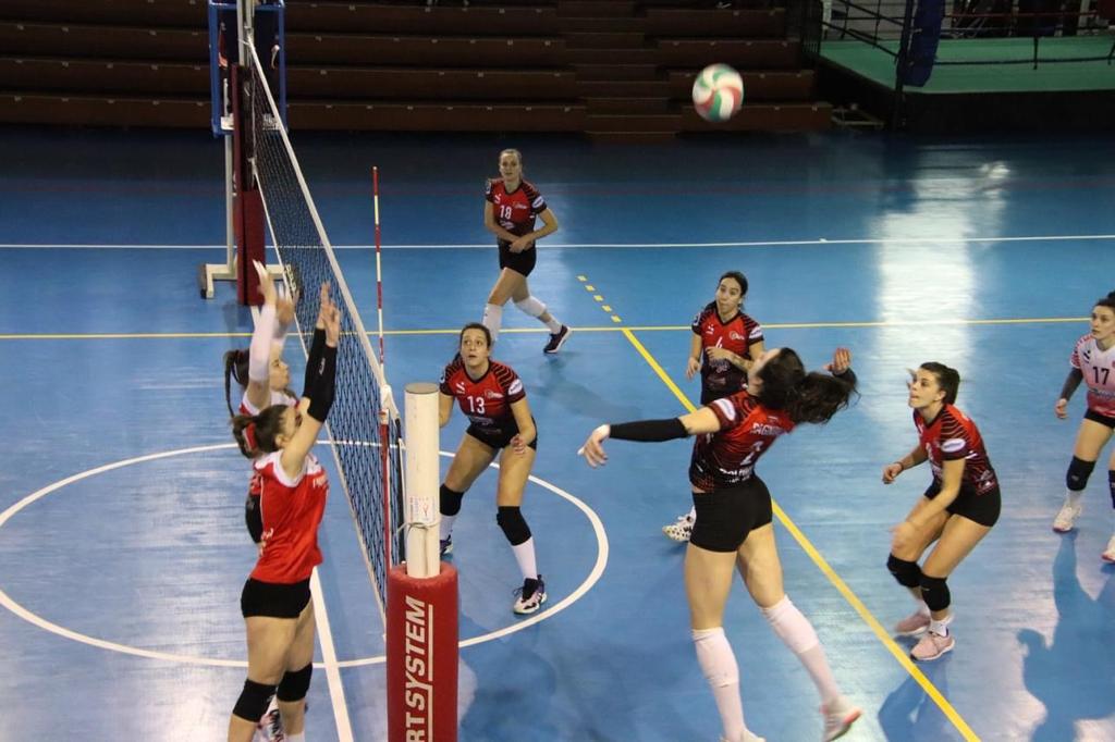 Lopposto Marzia Ragnoli