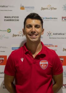 Orlando Edoardo Preparatore Atletico Massaggiatore scaled e1764841392287 214x300